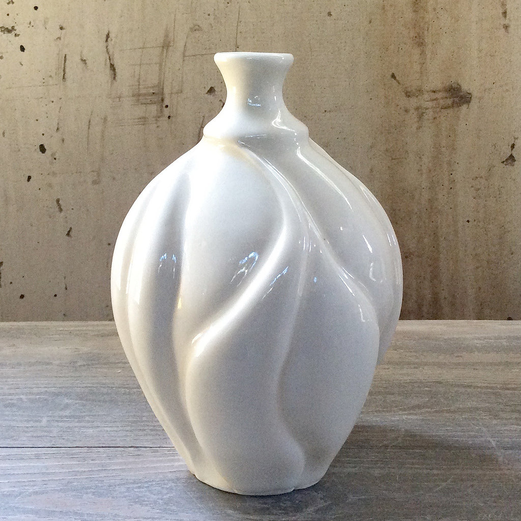 Ring-Leaf Carved Bud-Vase - ZAN Home Decor
